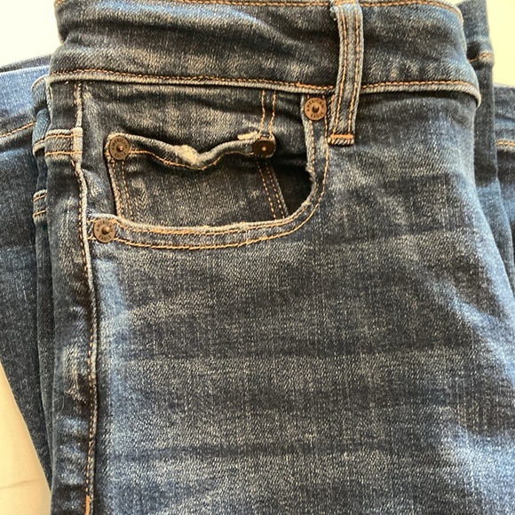 AE Stretch Super High-Waisted Flare Jean:
Size: 8 Regular - Picture 5 of 7